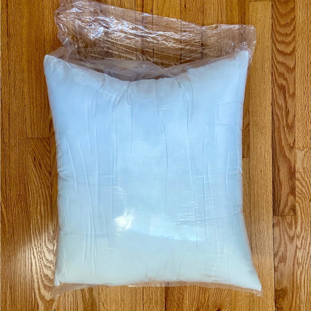 NWT Looms & Linens 22x22 Euro Hypoallergenic Down Alternative Pillow Insert